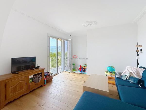 Maison composée de deux appartements Plaine de Peri