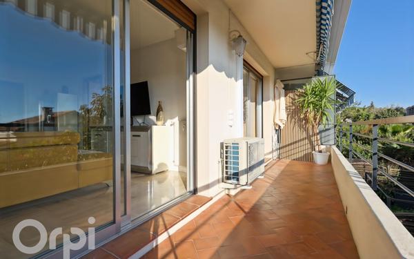 Appartement à vendre    3 pièces • 70 m2 Le Cannet