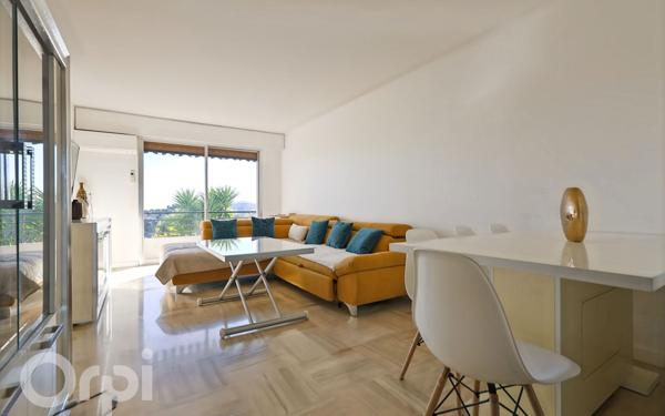 Appartement à vendre    3 pièces • 70 m2 Le Cannet