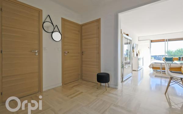 Appartement à vendre    3 pièces • 70 m2 Le Cannet