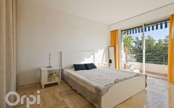 Appartement à vendre    3 pièces • 70 m2 Le Cannet