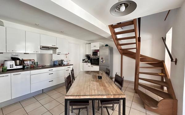 Maison à vendre    4 pièces • 148,69 m2 Fontaines-sur-Saône
