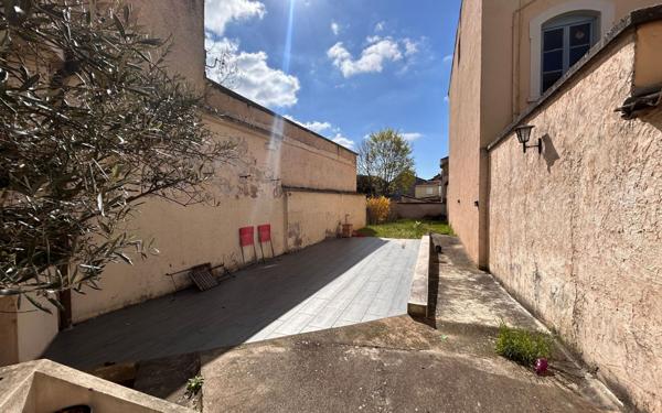 Maison à vendre    4 pièces • 148,69 m2 Fontaines-sur-Saône