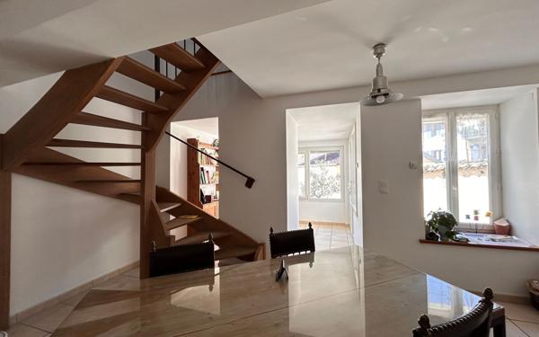 Maison à vendre    4 pièces • 148,69 m2 Fontaines-sur-Saône