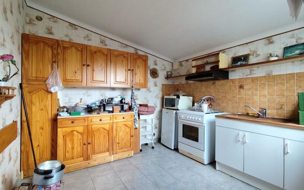 Maison à vendre    3 pièces •  Saint-Renan