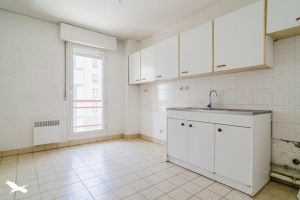 Appartement à vendre 280 000 € Lyon 07 3 p 70 m² DPE D
