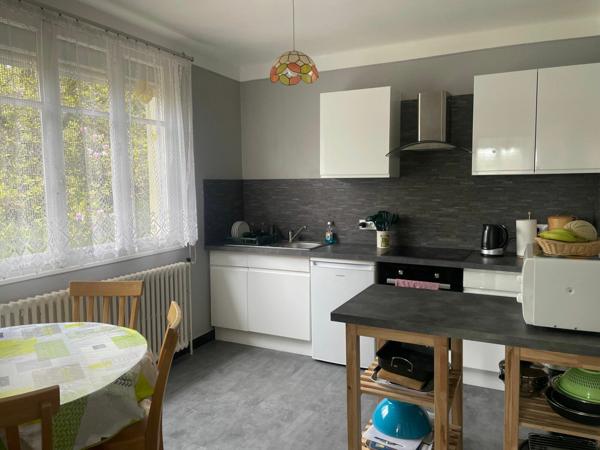 Maison à vendre    3 pièces •  Rostrenen