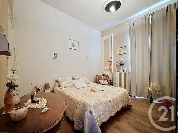 Immeuble à vendre  160 m 2   ST POURCAIN SUR SIOULE  - 03