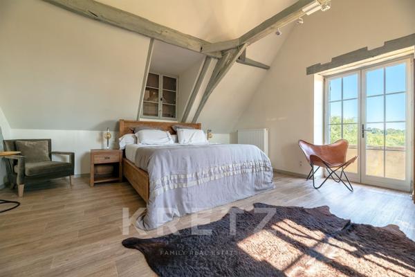 Propriété de 420 m² sur 47ha avec étang, piscine et chalets de luxe