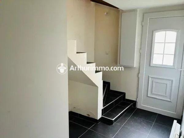 Location                                                      Maison de ville
                        
                     3 pièces                      73 m2                     à Ballancourt-sur-Essonne
