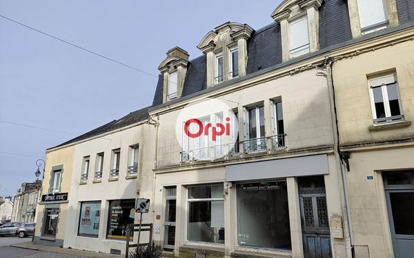 Immeuble à vendre    3 pièces • 126 m2 Questembert