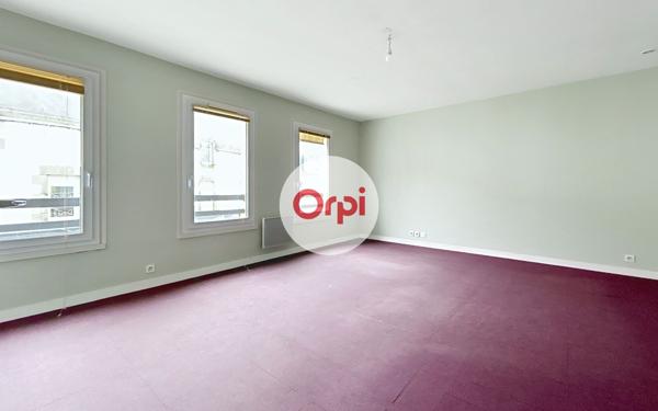 Immeuble à vendre    3 pièces • 126 m2 Questembert