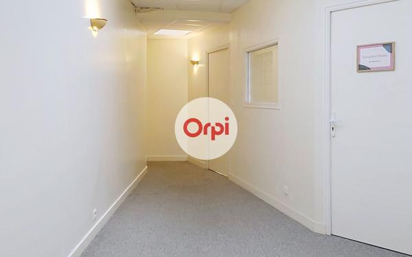 Immeuble à vendre    3 pièces • 126 m2 Questembert