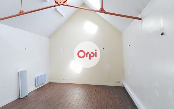 Immeuble à vendre    3 pièces • 126 m2 Questembert