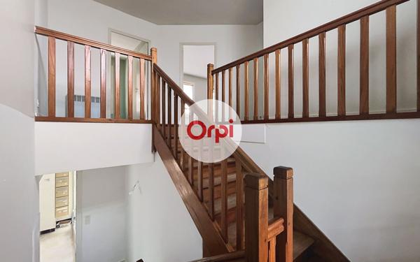 Immeuble à vendre    3 pièces • 126 m2 Questembert