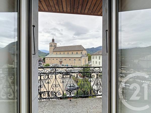 Appartement à vendre  4 pièces - 67,70 m 2   TANINGES  - 74