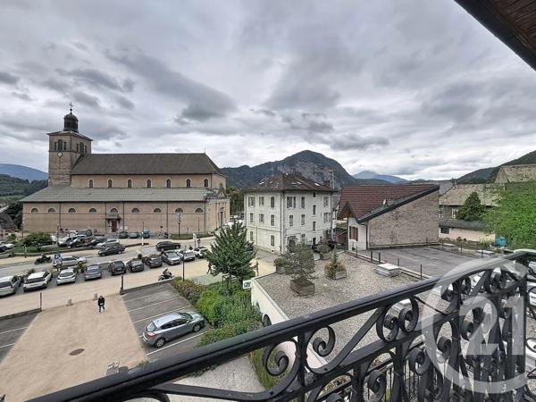 Appartement à vendre  4 pièces - 67,70 m 2   TANINGES  - 74