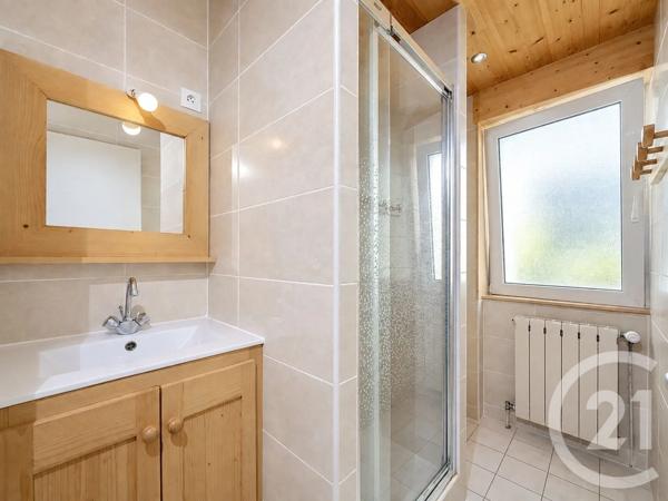 Appartement à vendre  4 pièces - 67,70 m 2   TANINGES  - 74
