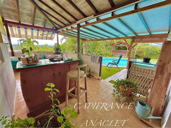 🏡 À vendre – Charmante maison avec piscine et studio indépendant à Ducos (97224)