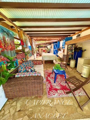 🏡 À vendre – Charmante maison avec piscine et studio indépendant à Ducos (97224)