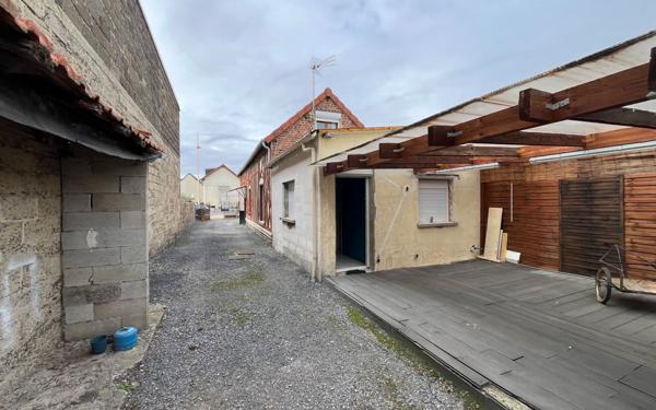 Maison à vendre    3 pièces •  Condren