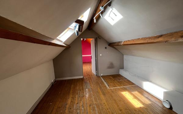 Maison à vendre    3 pièces •  Condren