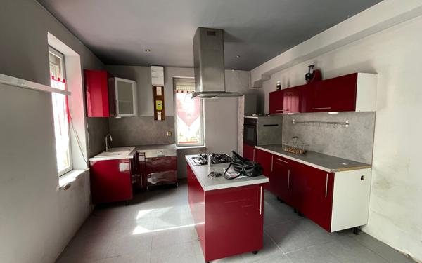 Maison à vendre    3 pièces •  Condren