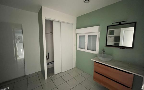 Maison à vendre    3 pièces •  Condren