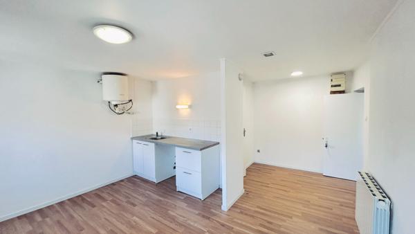 A LOUER APPARTEMENT DE TYPE 1 - BLAYE CENTRE , Blaye A LOUER APPARTEMENT DE TYPE 1 - BLAYE CENTRE , Blaye