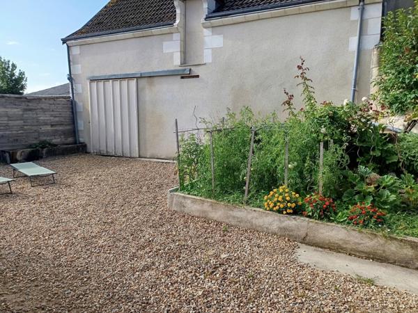 Maison de ville avec cour et dépendance