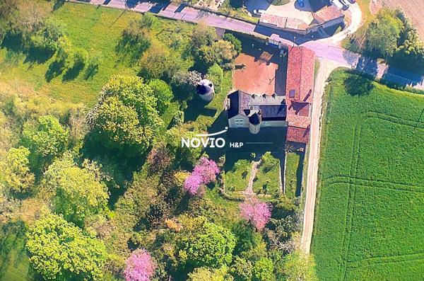 Manoir avec parc et dépendances