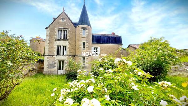 Manoir avec parc et dépendances