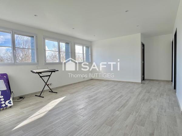 Belle propriété, 6 chambres, garages et parc.