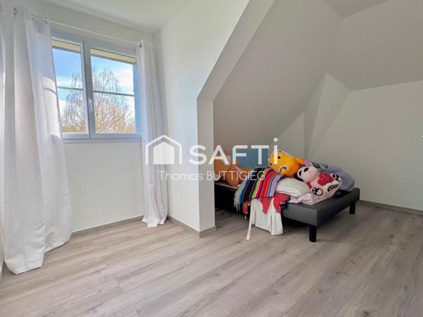 Belle propriété, 6 chambres, garages et parc.