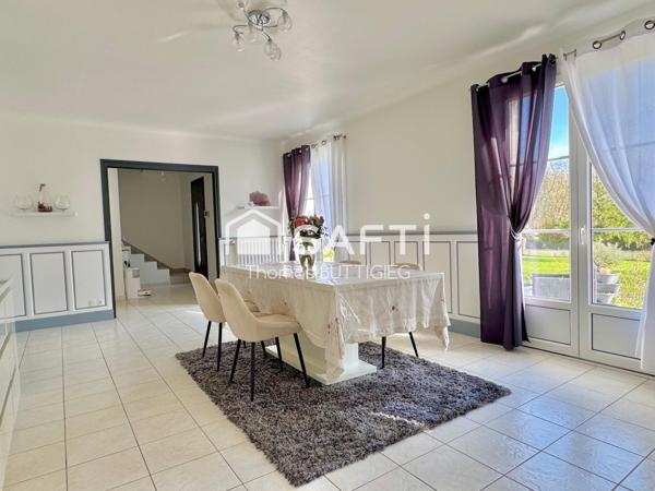 Belle propriété, 6 chambres, garages et parc.