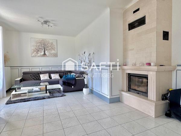 Belle propriété, 6 chambres, garages et parc.