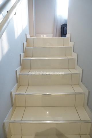 Maison spacieuse avec 3 grandes chambres et garage double dans secteur très calme