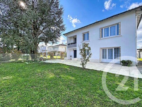 Maison à vendre  6 pièces - 131,06 m 2   AGEN  - 47