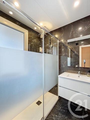 Maison à vendre  6 pièces - 131,06 m 2   AGEN  - 47