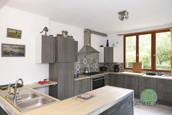 Propriété 6 gîtes en pierre et une maison principale