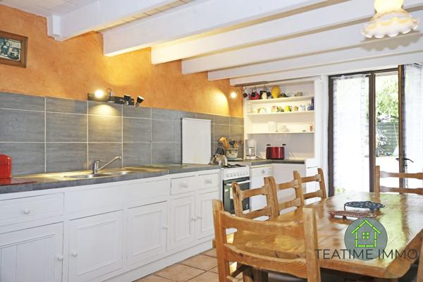 Propriété 6 gîtes en pierre et une maison principale