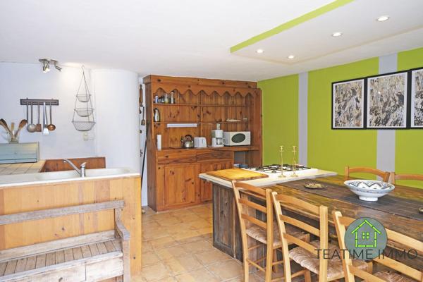 Propriété 6 gîtes en pierre et une maison principale