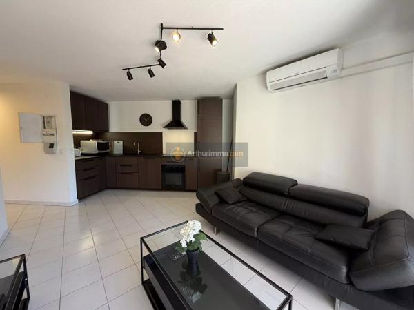 Location                                                      Appartement
                        
                     2 pièces                      40 m2                     à Saint-Raphaël