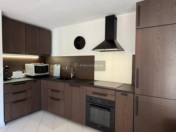 Location                                                      Appartement
                        
                     2 pièces                      40 m2                     à Saint-Raphaël
