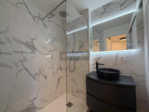 Location                                                      Appartement
                        
                     2 pièces                      40 m2                     à Saint-Raphaël