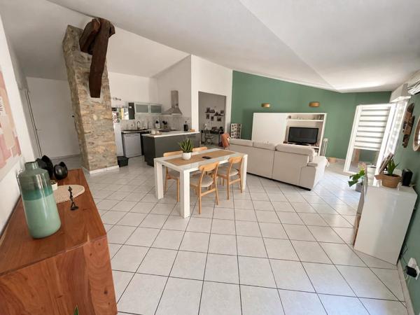 Vente                                                      Appartement
                        
                     3 pièces                      84 m2                     à Le Luc