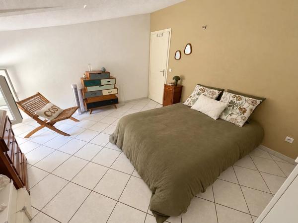 Vente                                                      Appartement
                        
                     3 pièces                      84 m2                     à Le Luc