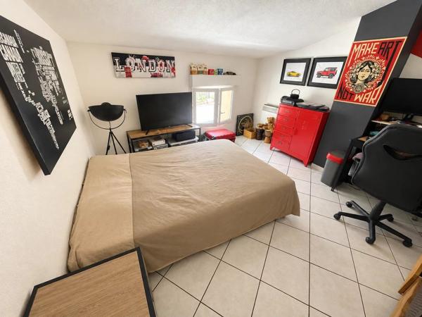 Vente                                                      Appartement
                        
                     3 pièces                      84 m2                     à Le Luc