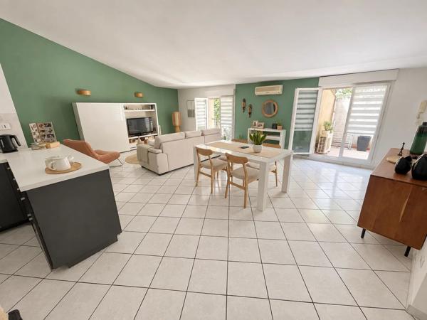 Vente                                                      Appartement
                        
                     3 pièces                      84 m2                     à Le Luc