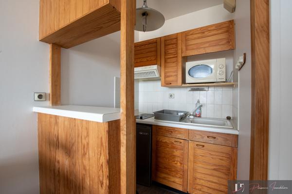 STUDIO ETUDIANT MEUBLE LES MINIMES  La rochelle